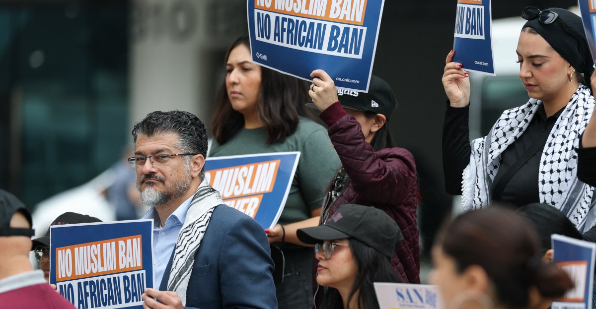 Cómo una ley poco conocida se convirtió en el arma de elección de Trump contra la inmigración