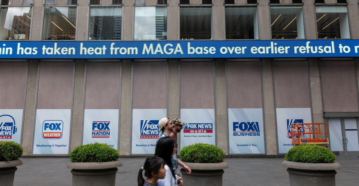 La Guerra de Medios de Trump acaba de recibir un giro de $ 10 mil millones