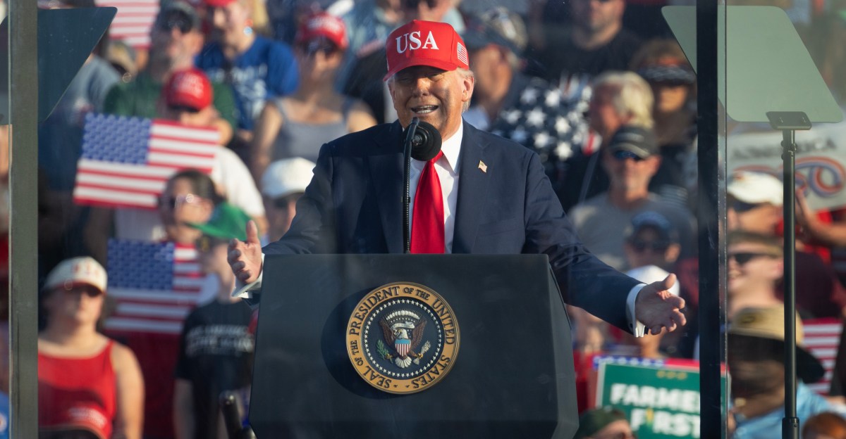 Por qué Trump traicionó su base en Jeffrey Epstein