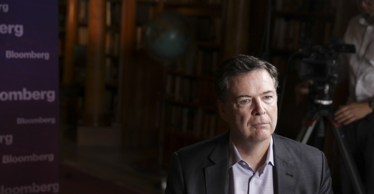 El agujero en la acusación de James Comey