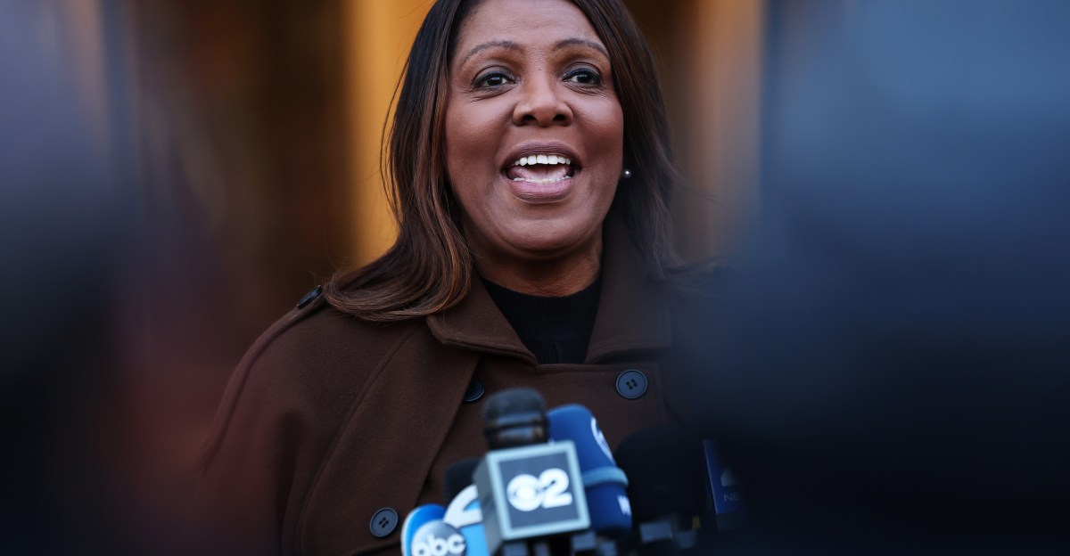 Acusación de Letitia James: cómo Trump persigue a otro oponente político