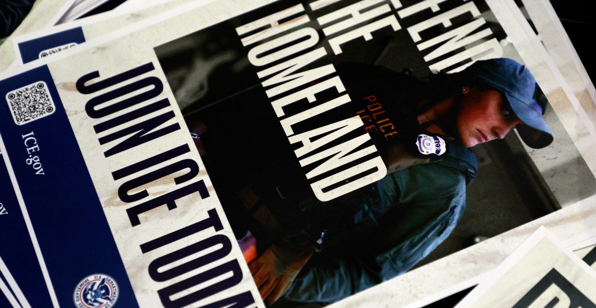 La campaña de reclutamiento de ICE | voz