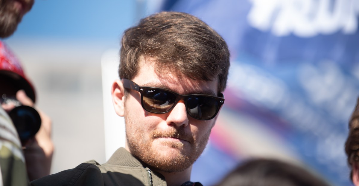 ¿Quién es Nick Fuentes? El supremacista blanco que ha dividido a la derecha, explicó.