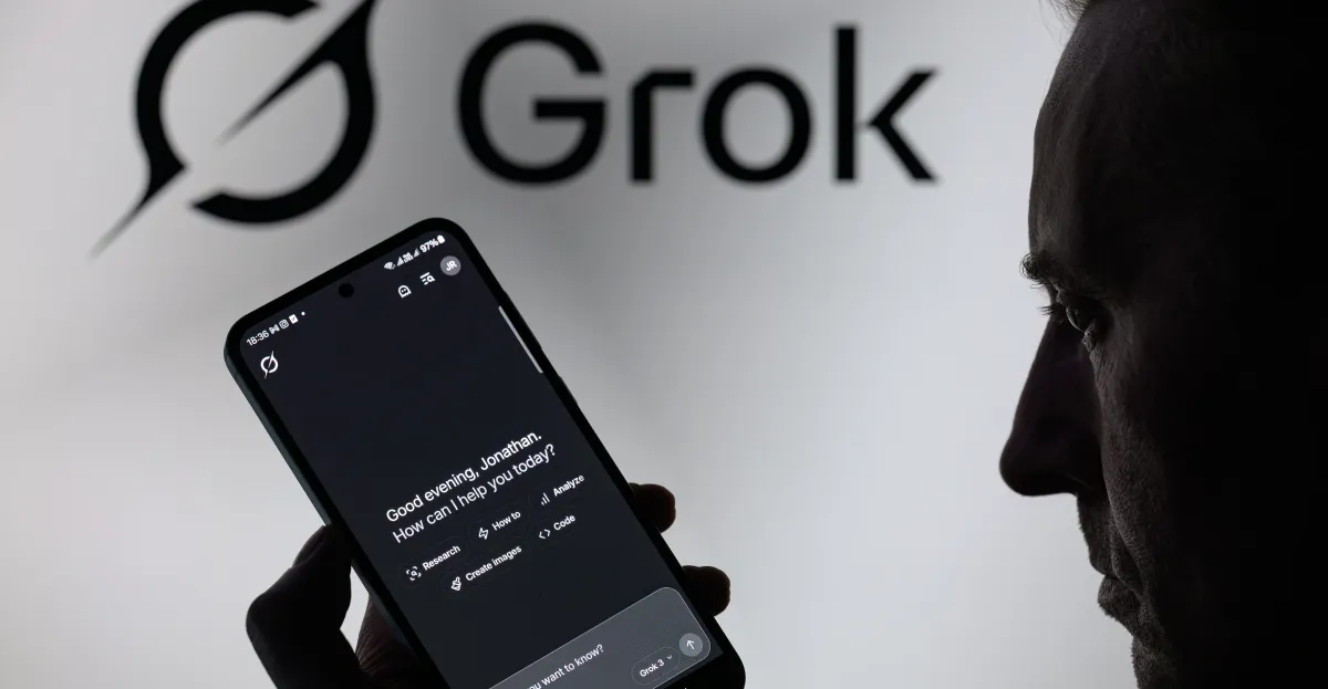 Grok de xAI está amplificando los peores impulsos de las redes sociales. Entonces ¿quién es el responsable?