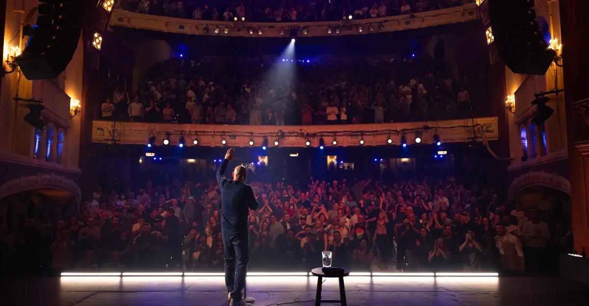 El especial de Hulu de Bill Burr pregunta cómo debe ser un hombre