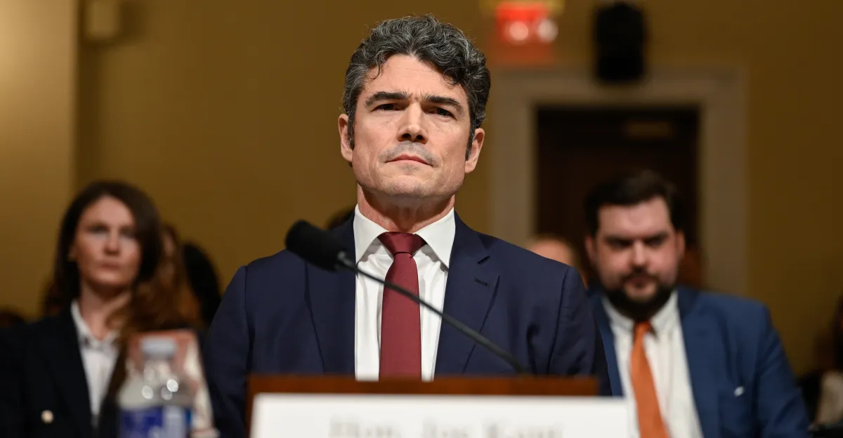 El principal asesor de Trump, Joe Kent, renunció por Irán. Los liberales deberían mantenerse alejados.