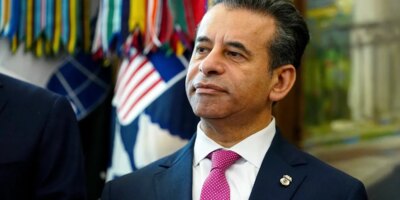 Marty Makary dimite: cómo los vaporizadores aromatizados condenaron al jefe de la FDA de Trump