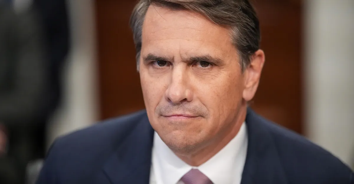 El elegido como fiscal general de Trump, Todd Blanche, tiene exactamente una calificación