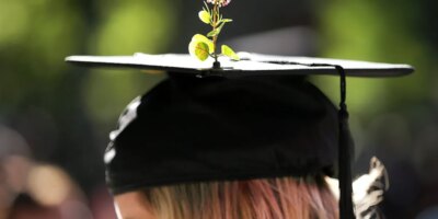 ¿Vale la pena la universidad? Los datos dicen que sí, incluso en un mercado laboral difícil.