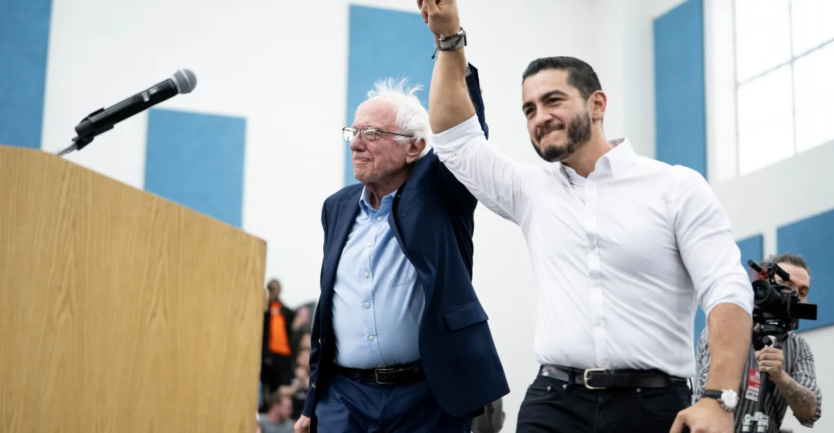 Cómo las primarias del Senado de Michigan se convirtieron en una batalla por el alma de los demócratas