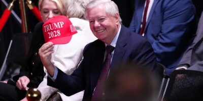 Lindsey Graham, que murió a los 71 años, hizo una apuesta costosa por Donald Trump y ganó