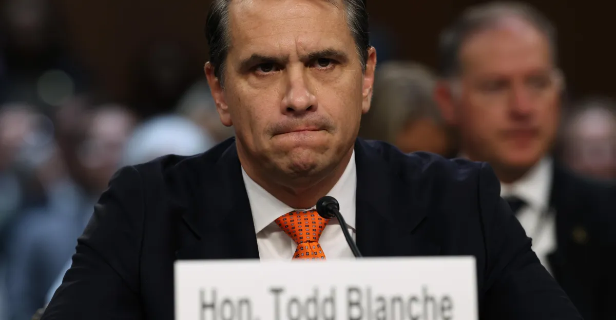 Trump sigue convirtiendo a sus abogados defensores penales en poderosos funcionarios federales