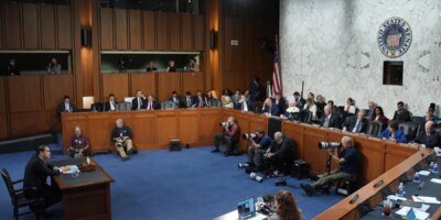 El fondo antiarmamentismo de Trump está muerto. Su presión por un fondo para sobornos no lo es.