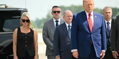 Lo que revela la salida de Karoline Leavitt sobre la feminidad MAGA