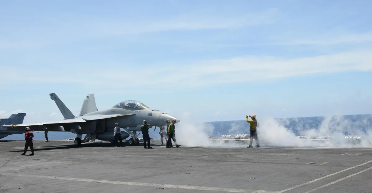 Por qué Trump quiere que los portaaviones estadounidenses vuelvan a ser catapultas de vapor