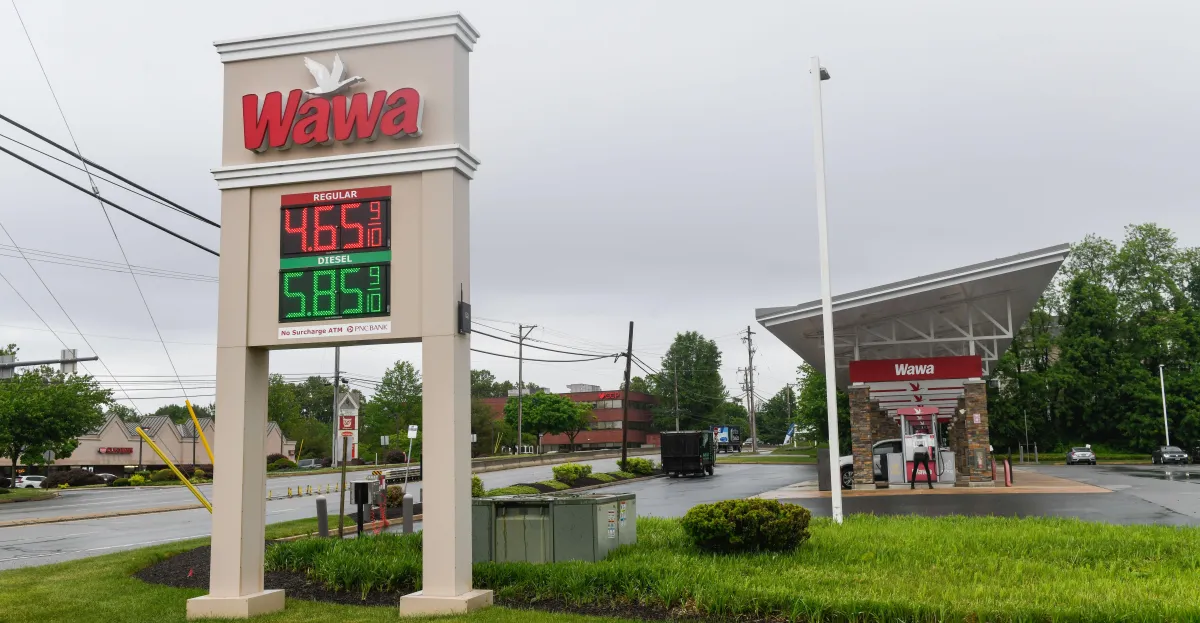 elecciones intermedias de 2026: Donald Trump y el Partido Republicano tienen un problema con los precios de la gasolina