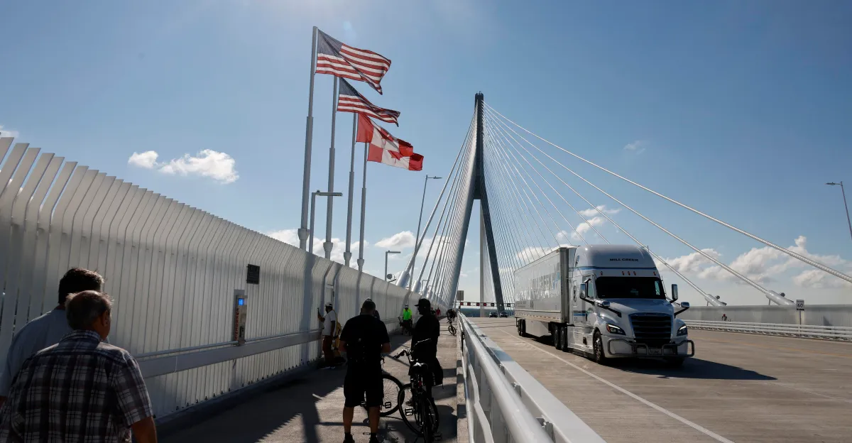 El misterio en el centro de la guerra comercial de Trump con Canadá
