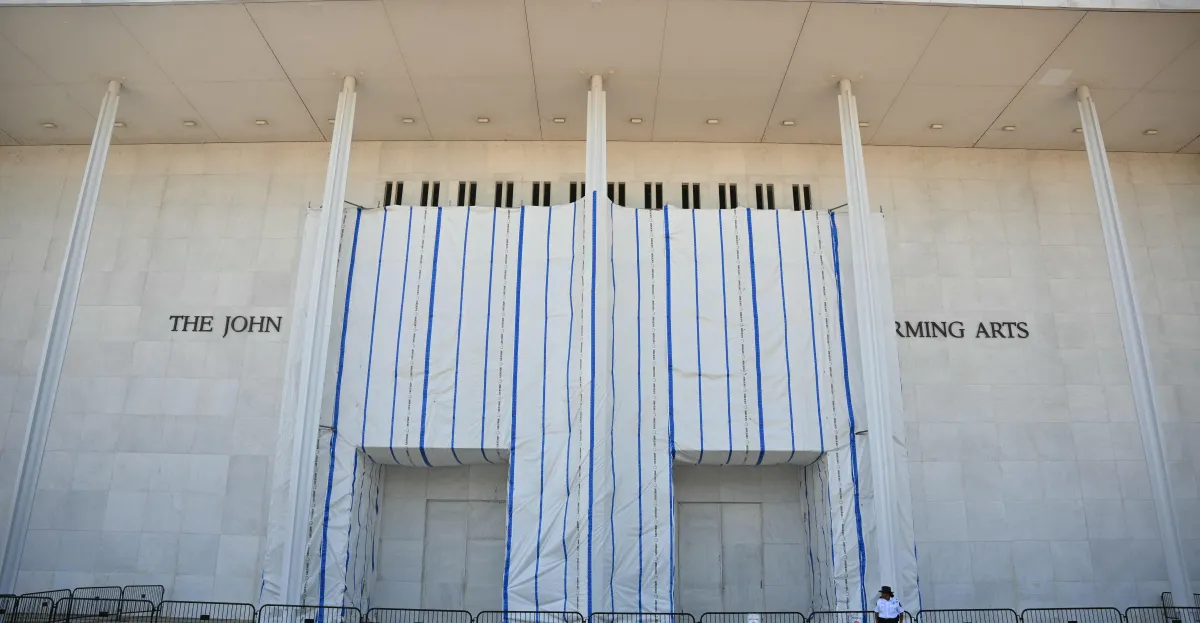 Kennedy Center cerrará después de que un juez bloquee el plan de cambio de nombre de Trump