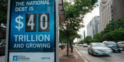 La deuda nacional de Estados Unidos alcanza los 40 billones de dólares: cómo deberían responder las autoridades, explicado