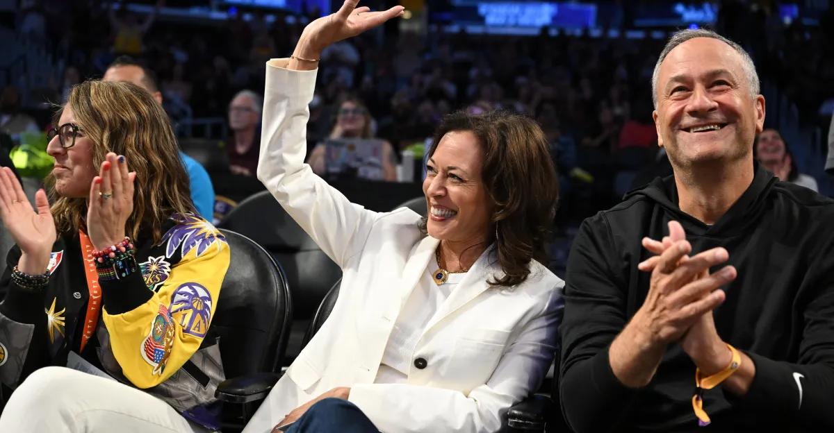 Lo que dice la promesa sorpresa de Gavin Newsom sobre Kamala Harris 2028
