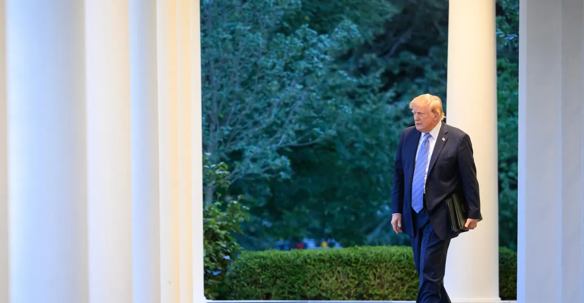 Trump dice que prohibirá la entrada a tres medios de comunicación en la Casa Blanca: lo que hay que saber