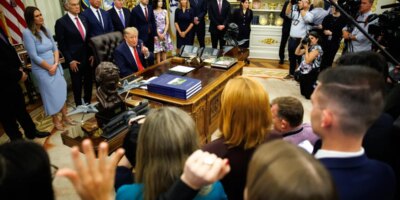Trump se prepara para perder su última pelea con la prensa