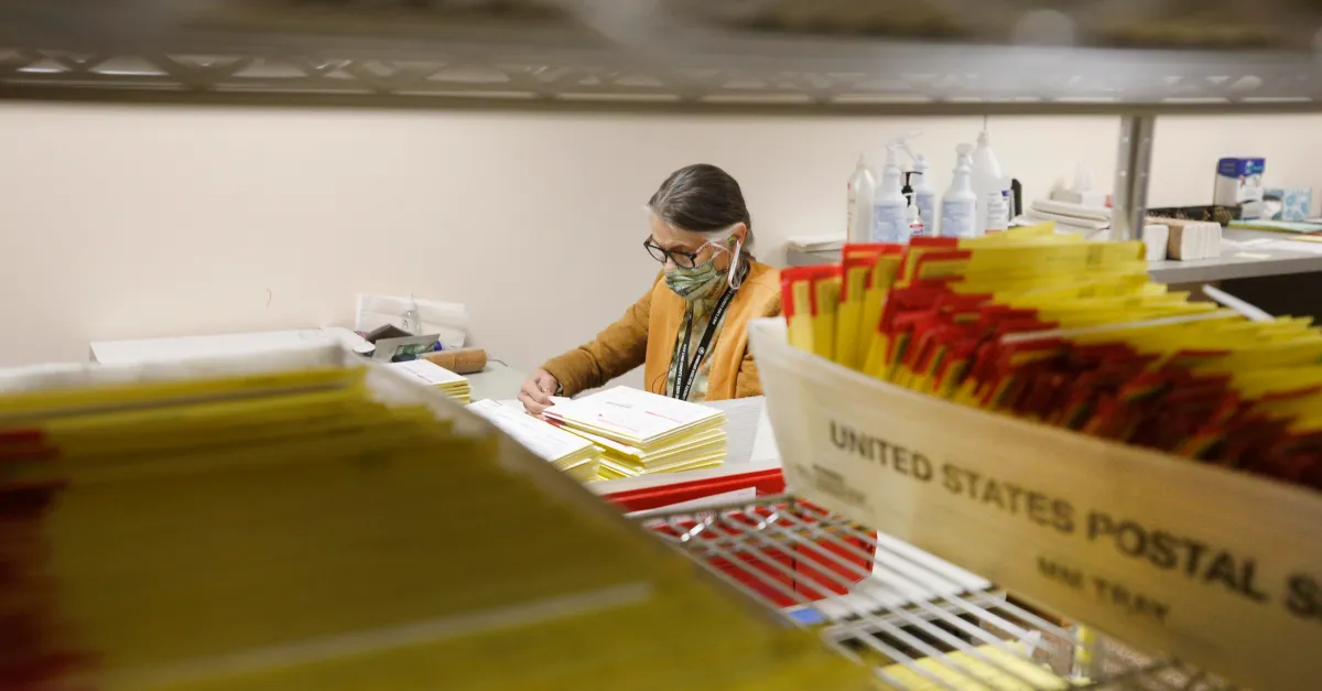 Un denunciante del USPS advierte que el orden de votación por correo podría alterar las elecciones intermedias