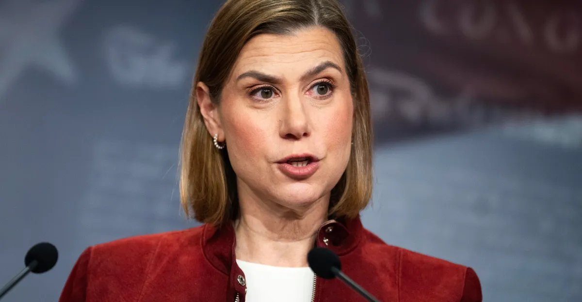 Elecciones intermedias de 2026: Por qué el plan de rendición de cuentas de la senadora demócrata Elissa Slotkin enfurece a Trump