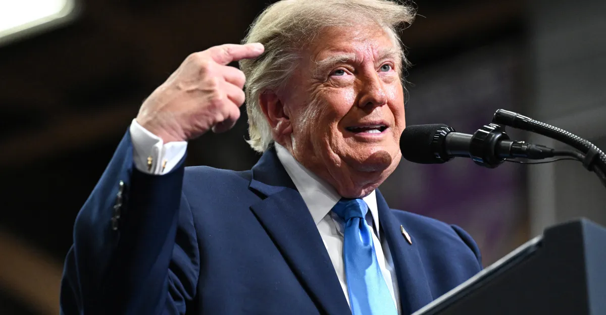 Elecciones intermedias de 2026: el plan de Trump para comprar votos, explicado brevemente
