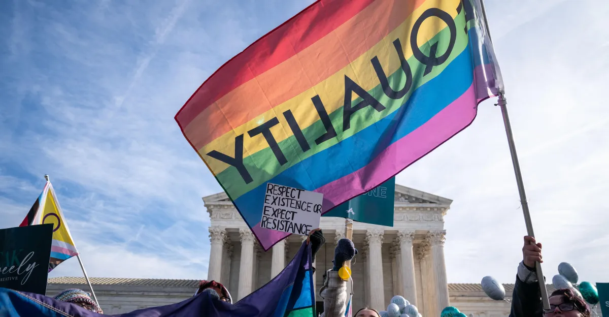 La Corte Suprema está dispuesta a obligar a los contribuyentes a financiar escuelas anti-LGBTQ, en St Mary v. Roy